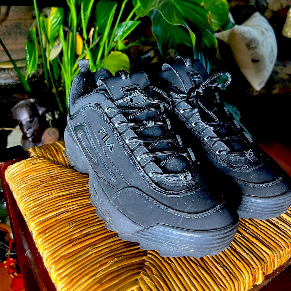 Mens Black Fila Distributors